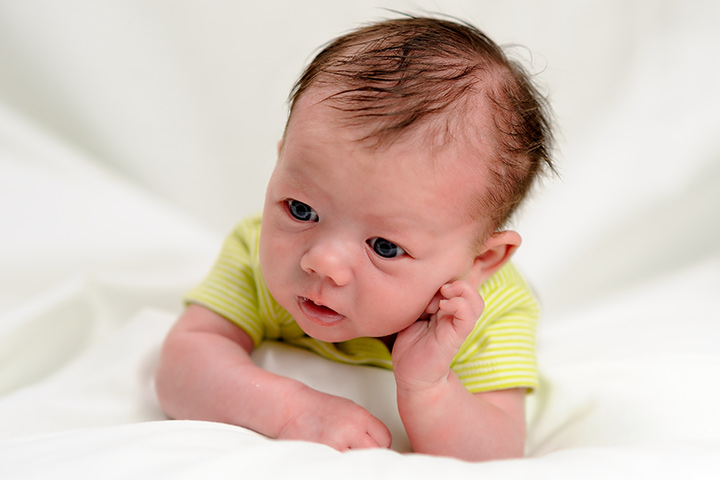 Featured image of post Baby Turning Head Side To Side When Sleeping